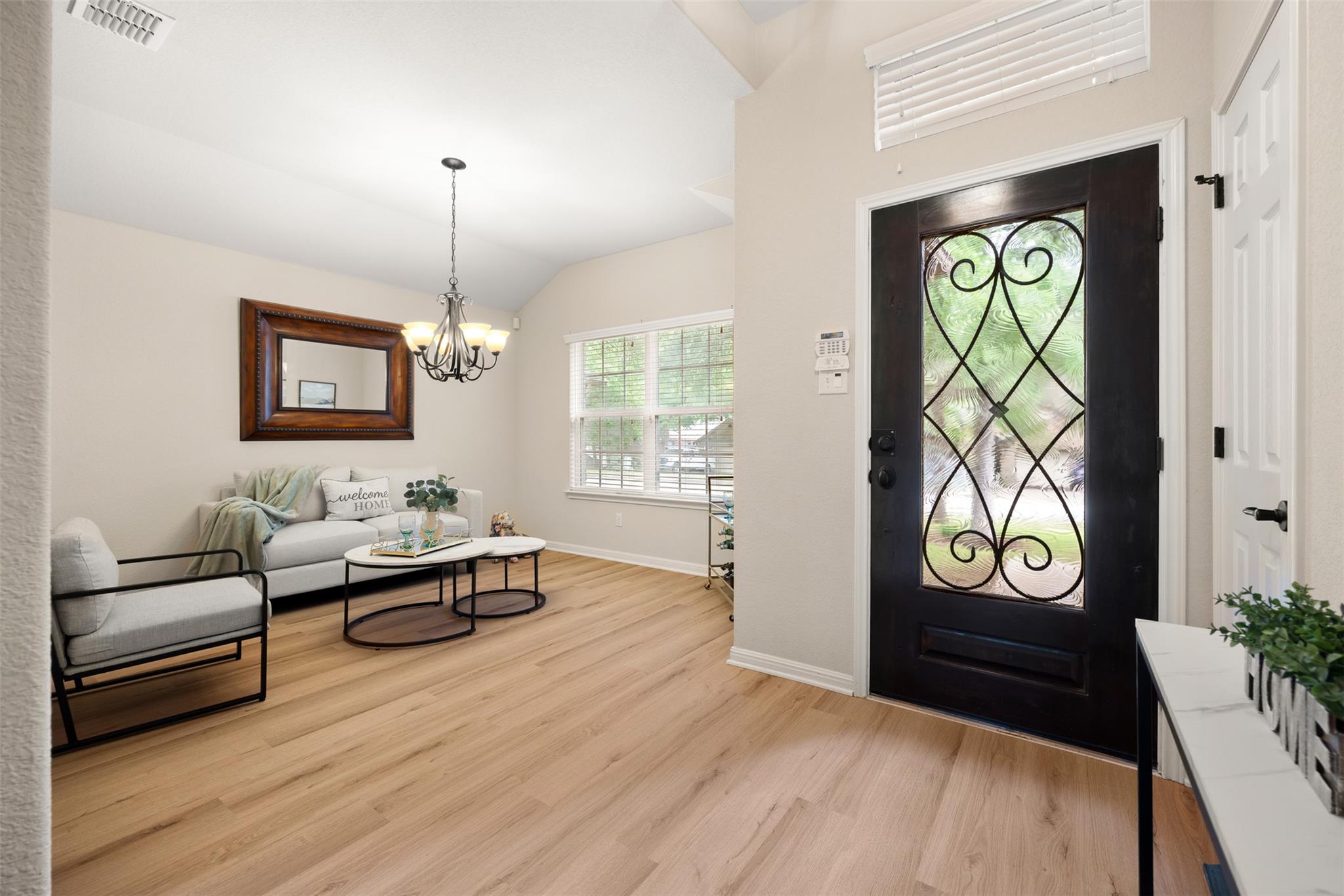 470 Middle Creek Dr, Buda, TX 78610