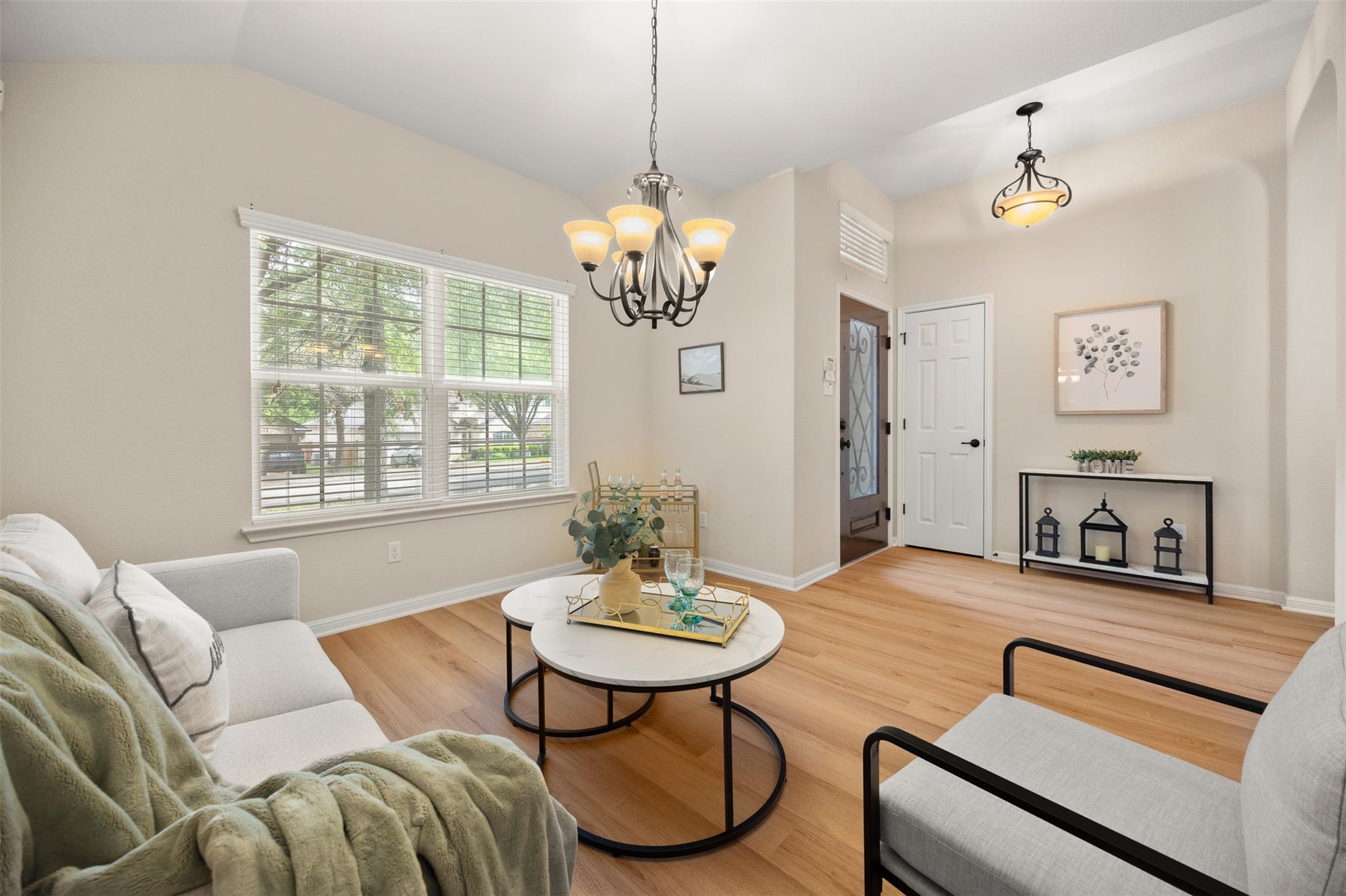 470 Middle Creek Dr, Buda, TX 78610