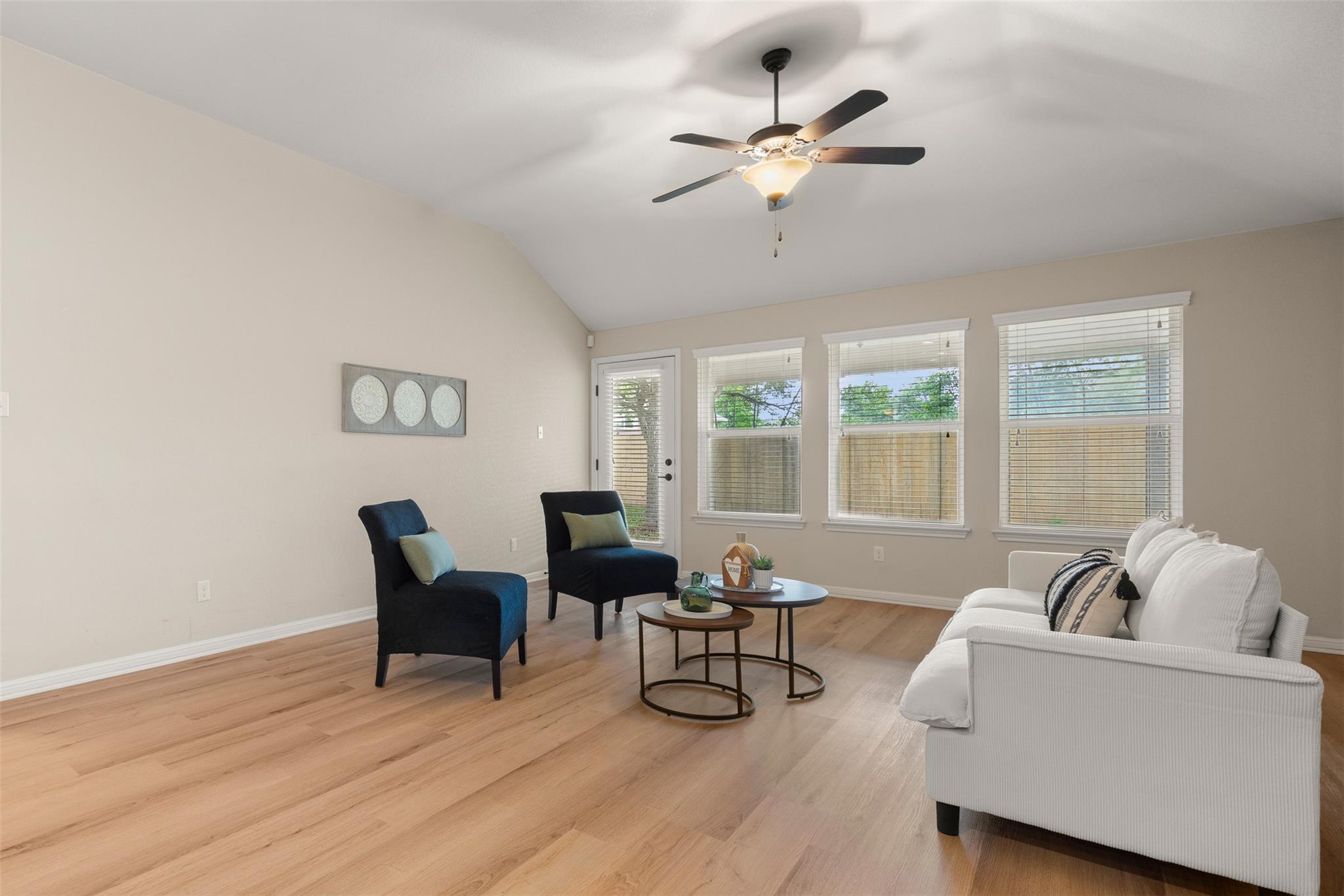 470 Middle Creek Dr, Buda, TX 78610