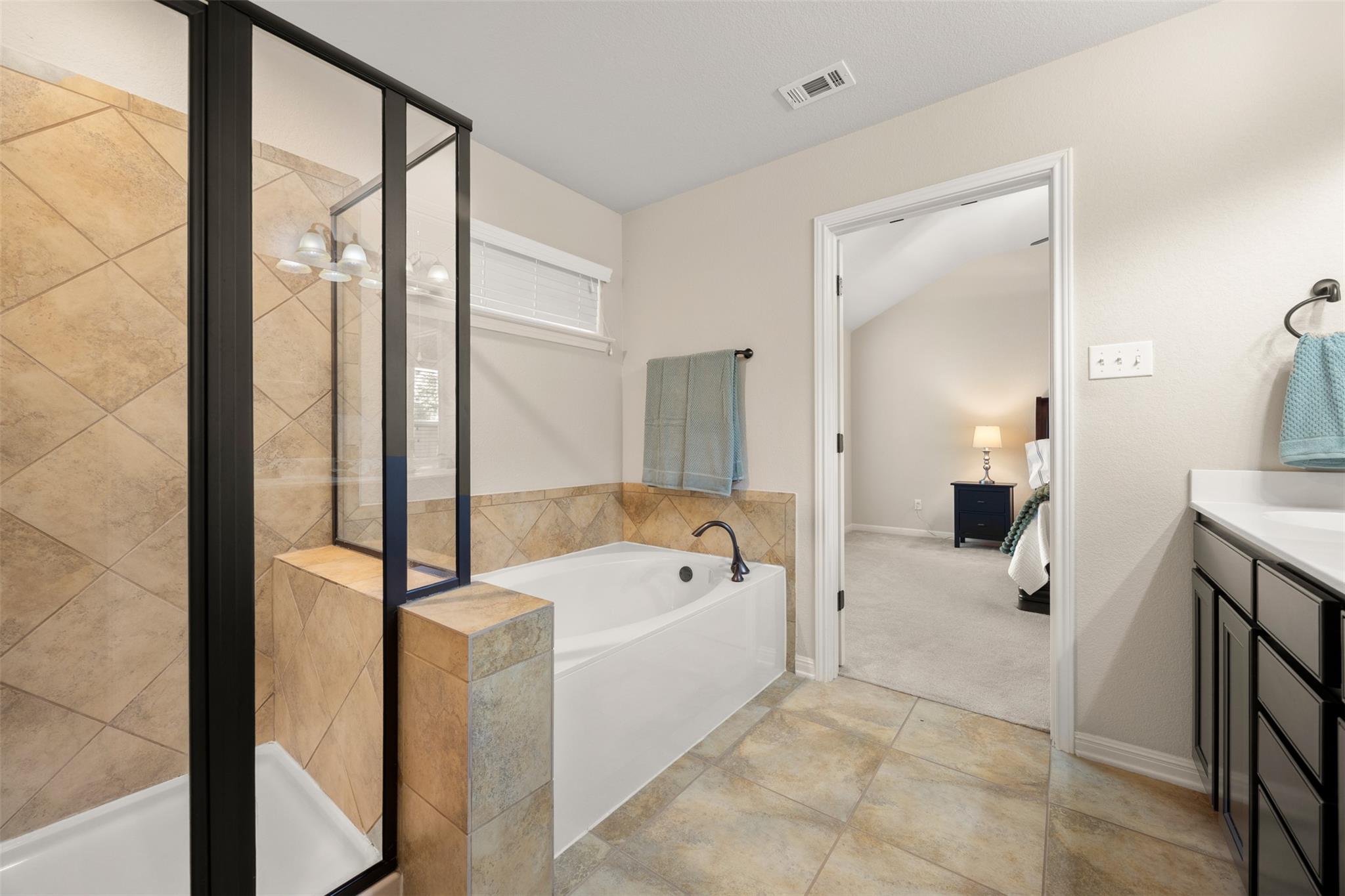 470 Middle Creek Dr, Buda, TX 78610