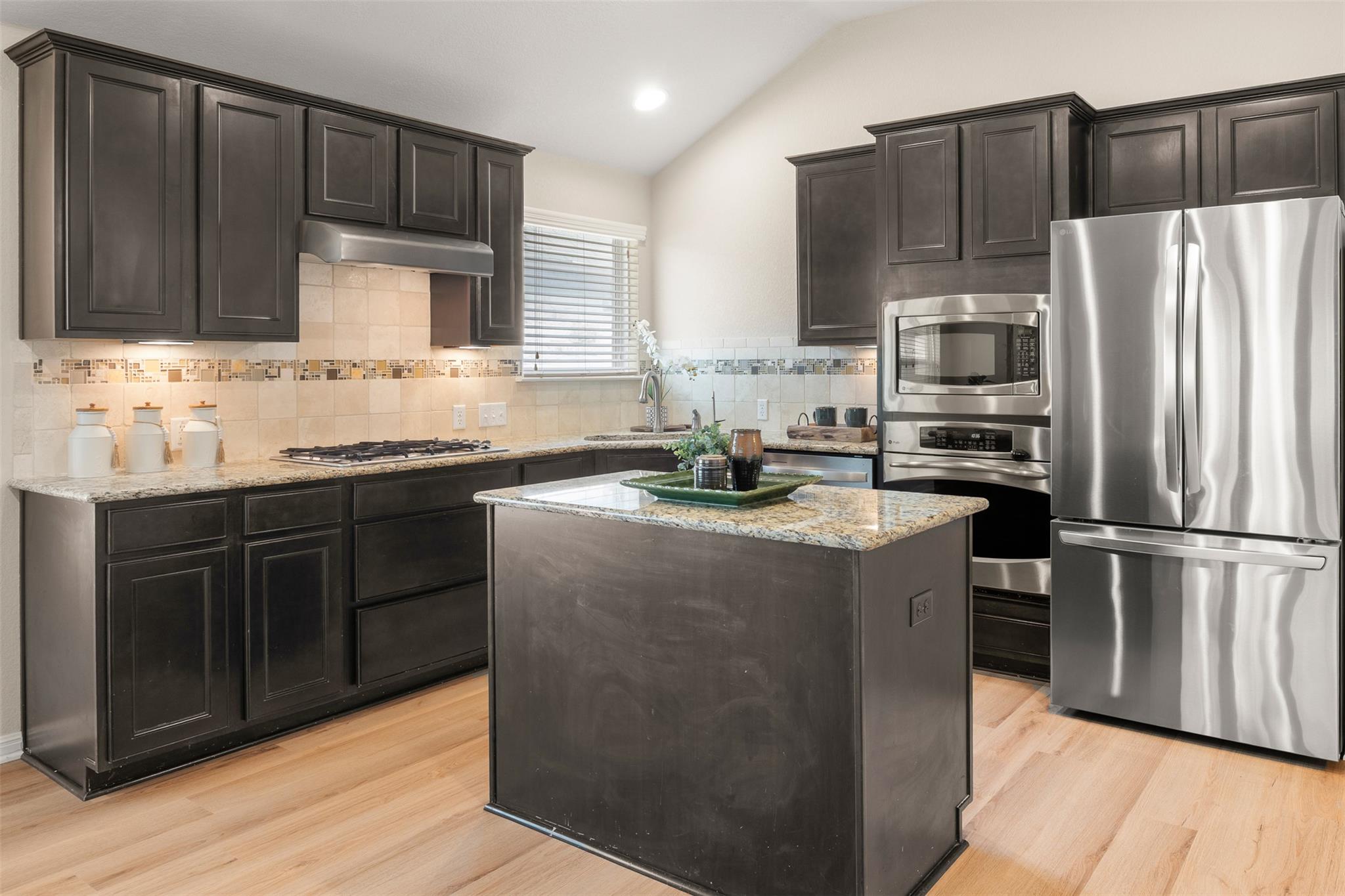 470 Middle Creek Dr, Buda, TX 78610