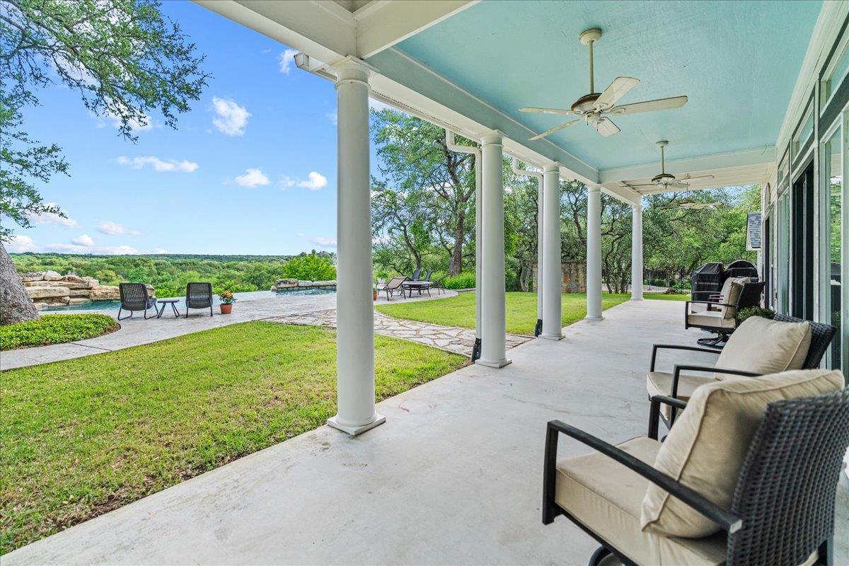 2400 Summit Ridge Dr, San Marcos, TX 78666