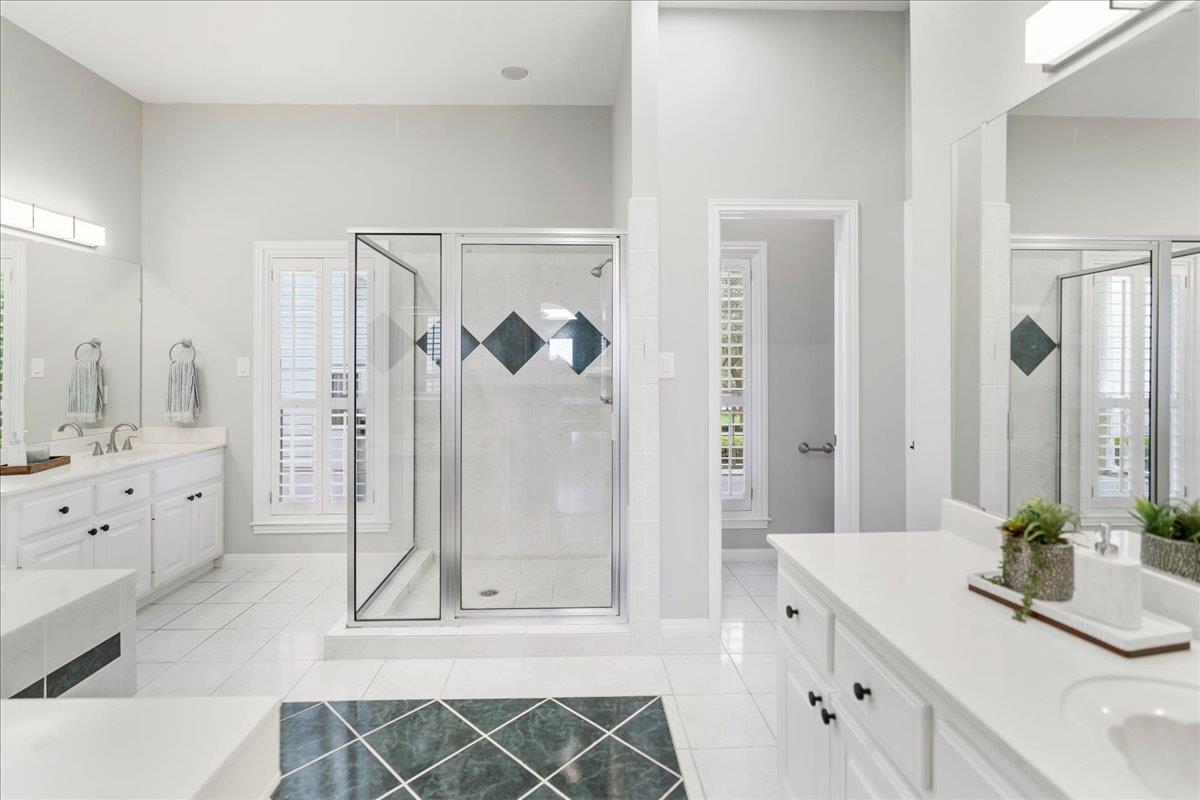 2400 Summit Ridge Dr, San Marcos, TX 78666