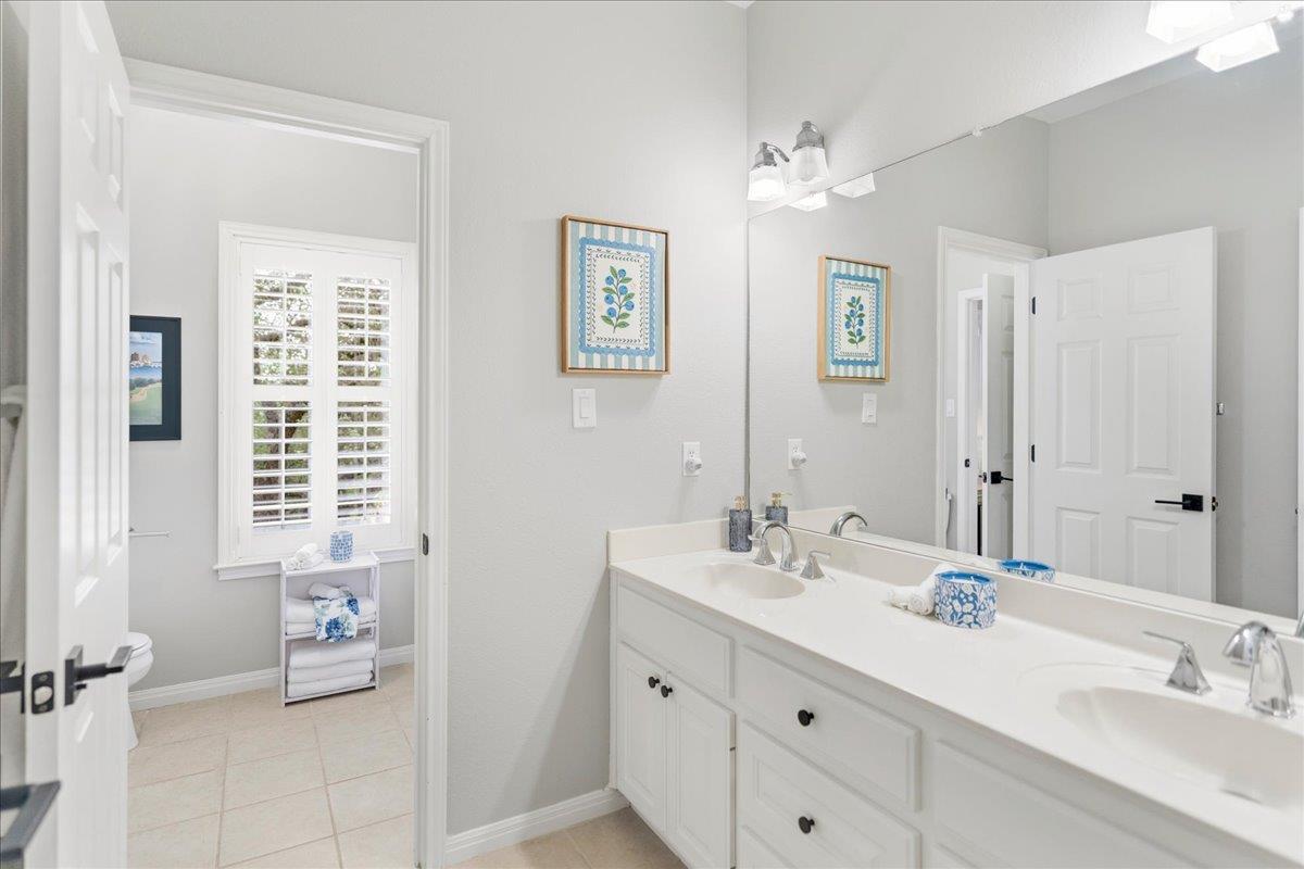 2400 Summit Ridge Dr, San Marcos, TX 78666
