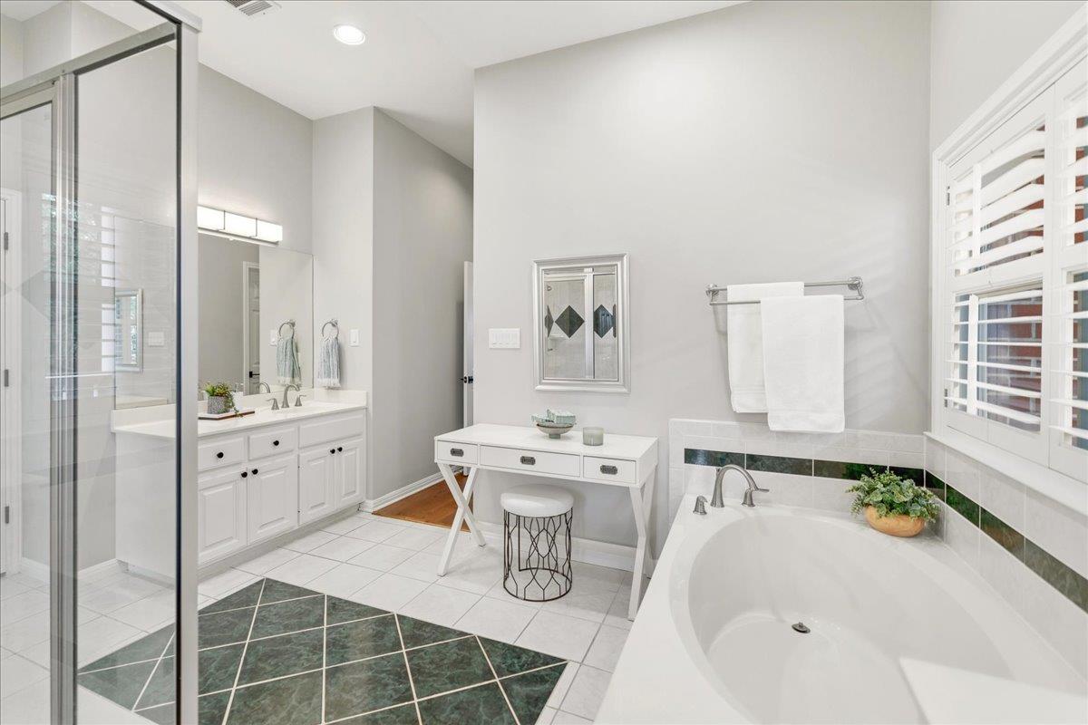 2400 Summit Ridge Dr, San Marcos, TX 78666
