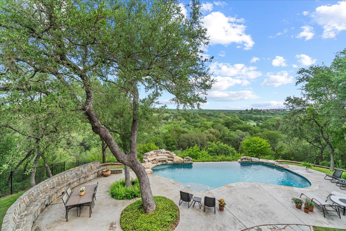 2400 Summit Ridge Dr, San Marcos, TX 78666
