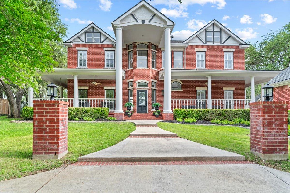 2400 Summit Ridge Dr, San Marcos, TX 78666