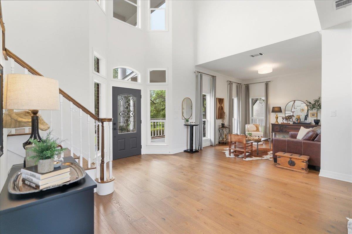 2400 Summit Ridge Dr, San Marcos, TX 78666