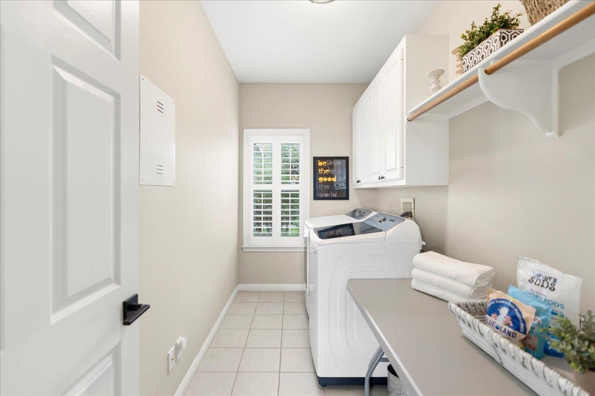 2400 Summit Ridge Dr, San Marcos, TX 78666