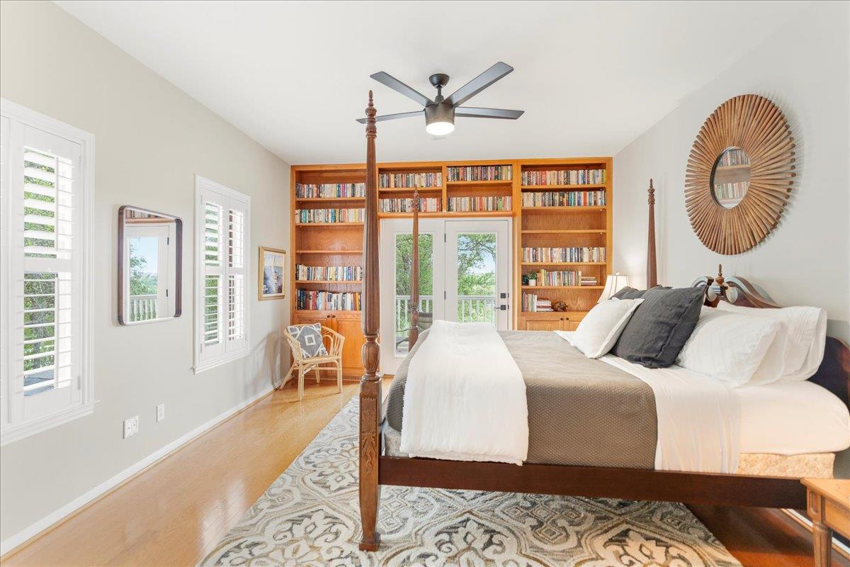 2400 Summit Ridge Dr, San Marcos, TX 78666