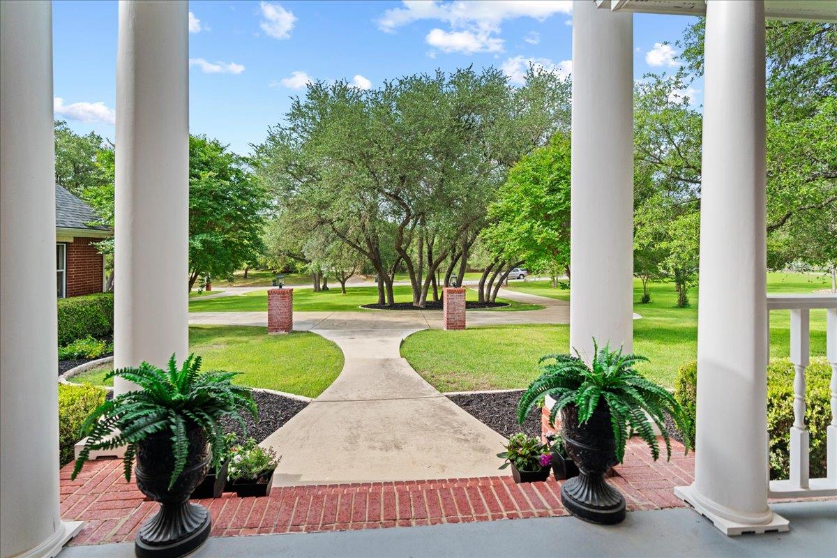 2400 Summit Ridge Dr, San Marcos, TX 78666