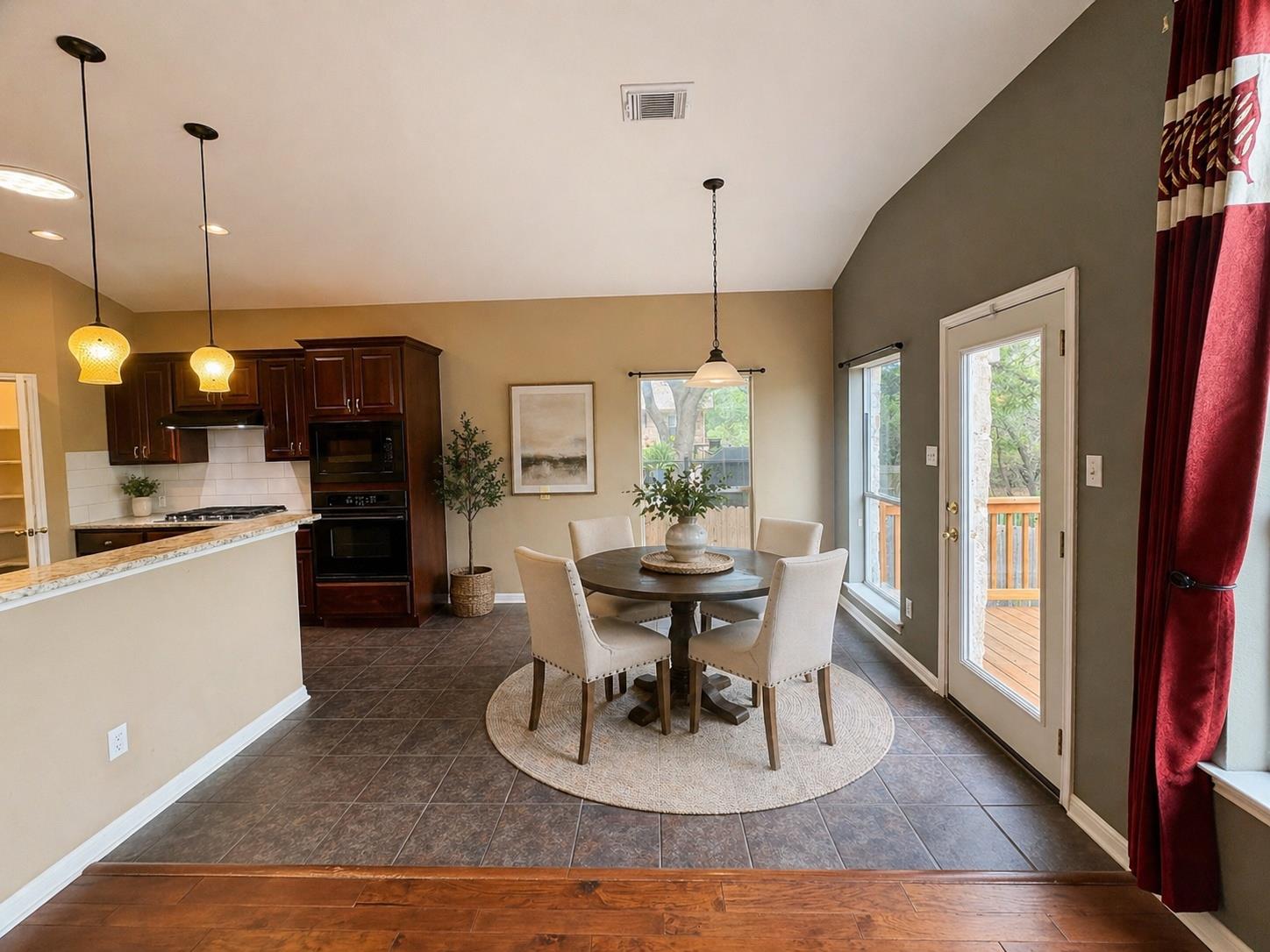13121 Appaloosa Chase Dr, Austin, TX 78732