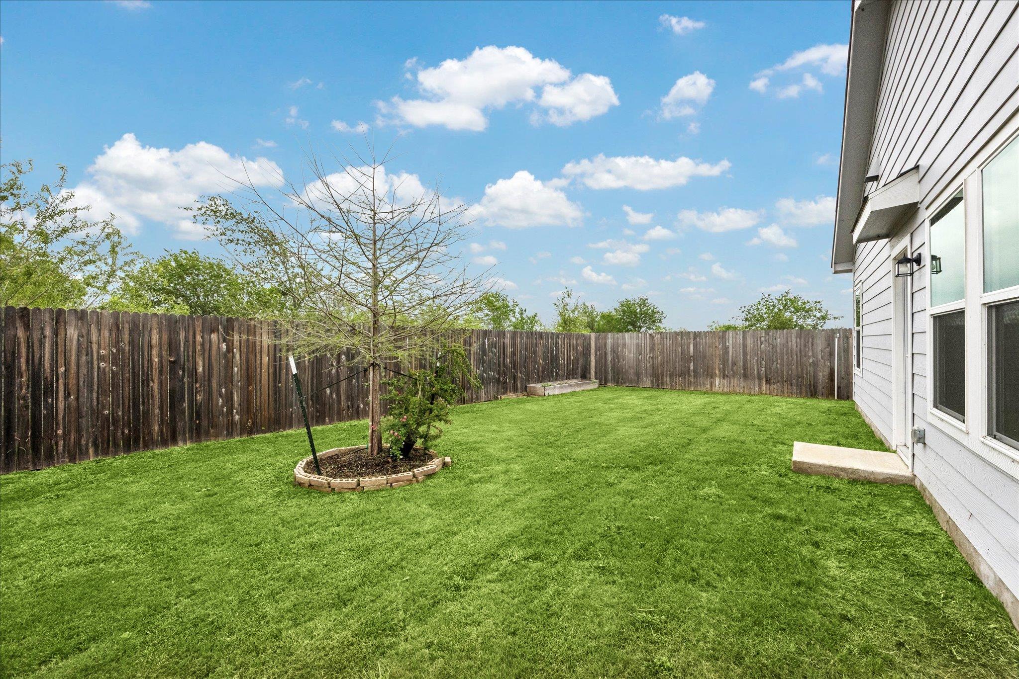 114 Whoopers Loop, Kyle, TX 78640