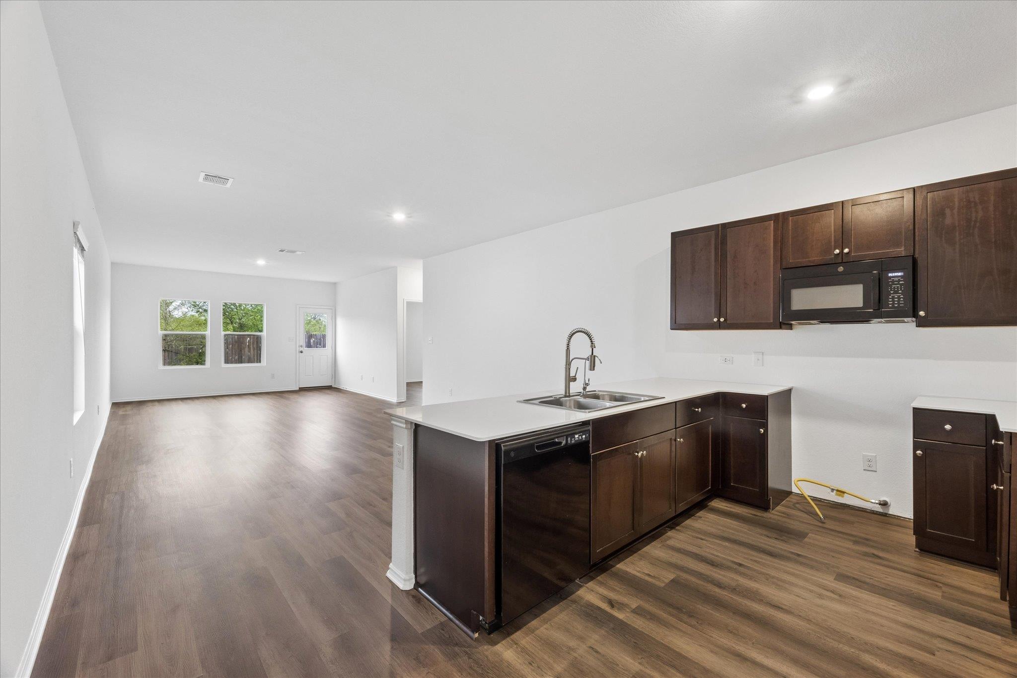 114 Whoopers Loop, Kyle, TX 78640