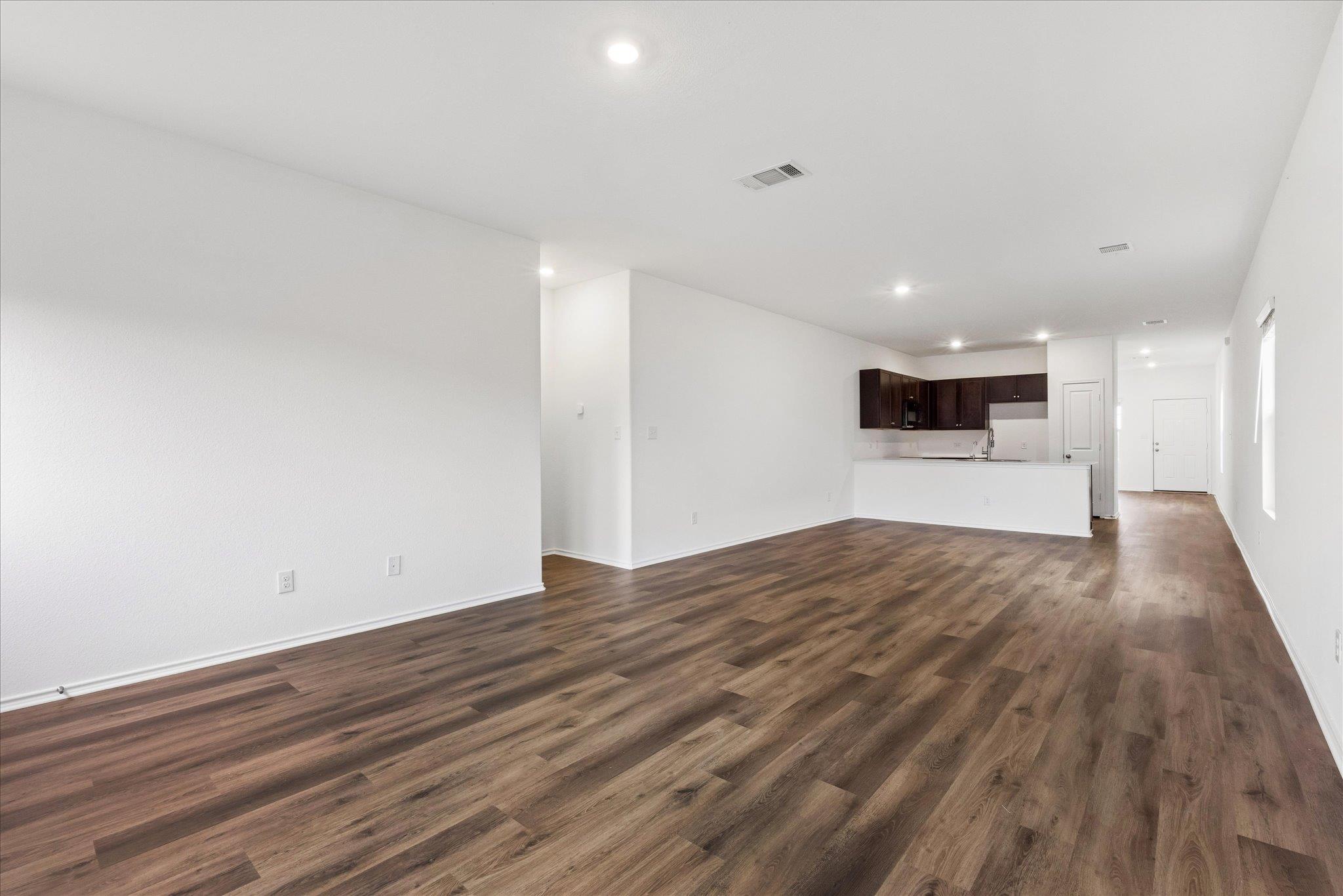 114 Whoopers Loop, Kyle, TX 78640