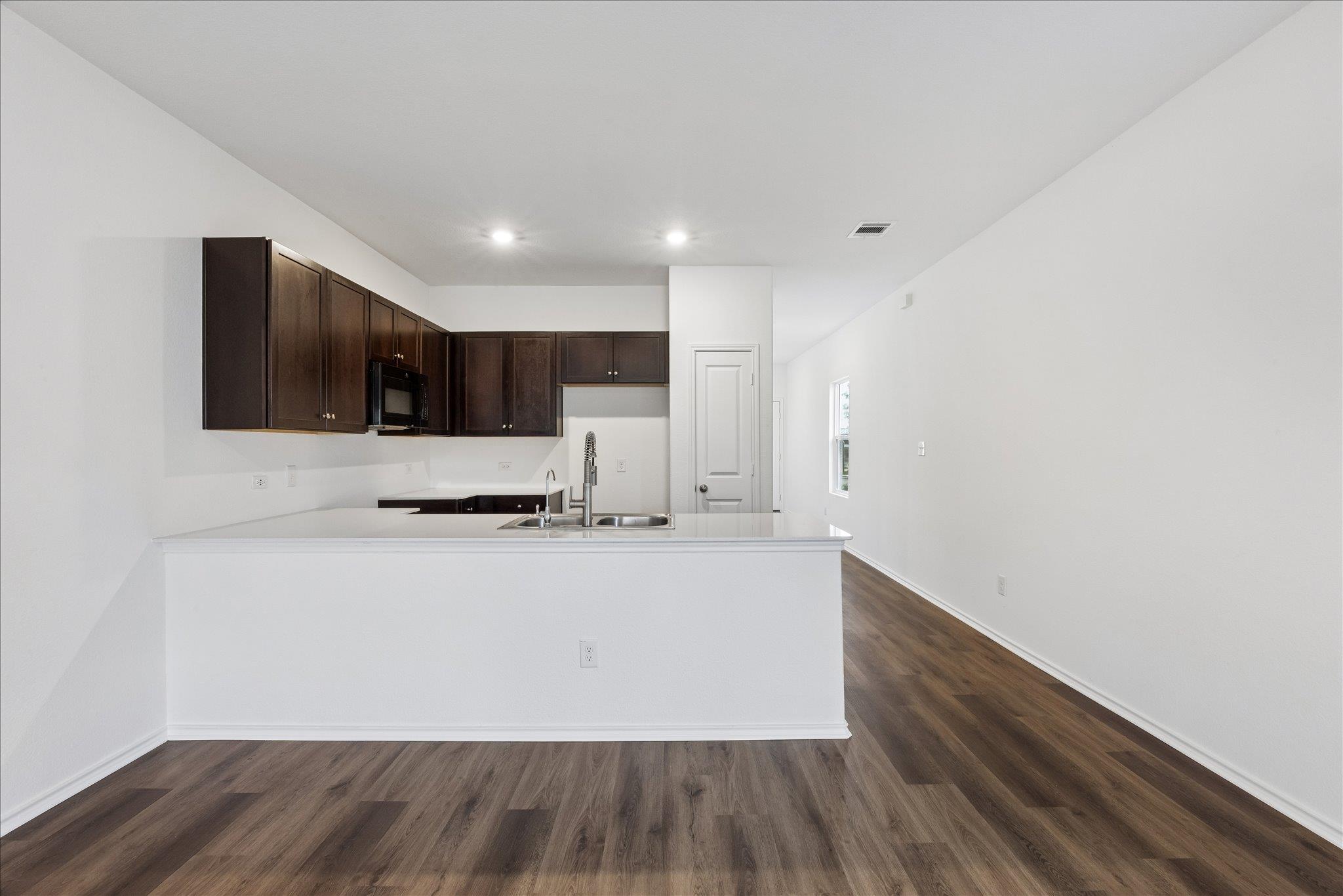 114 Whoopers Loop, Kyle, TX 78640