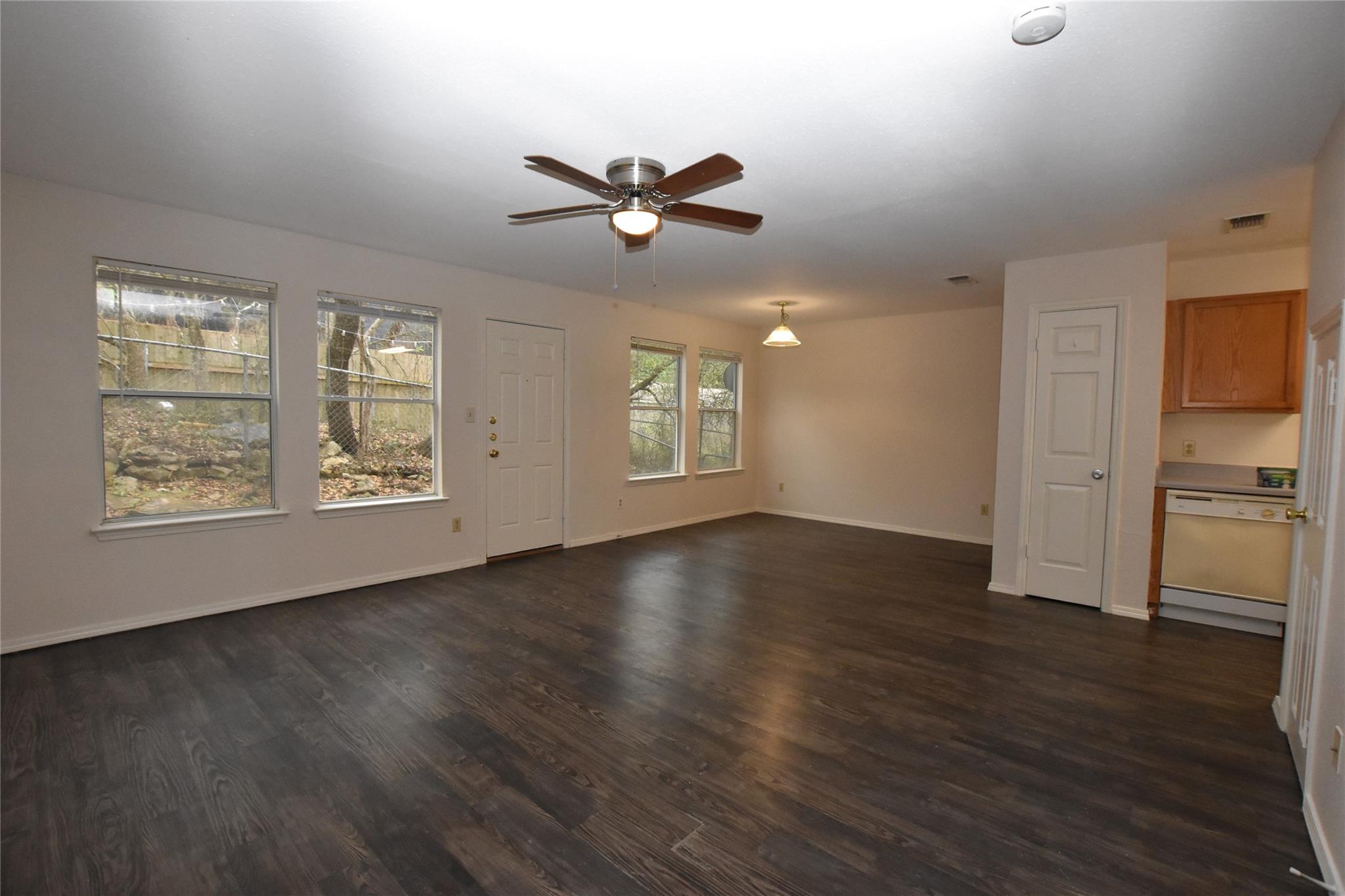 921 Sagewood Trl, San Marcos, TX 78666