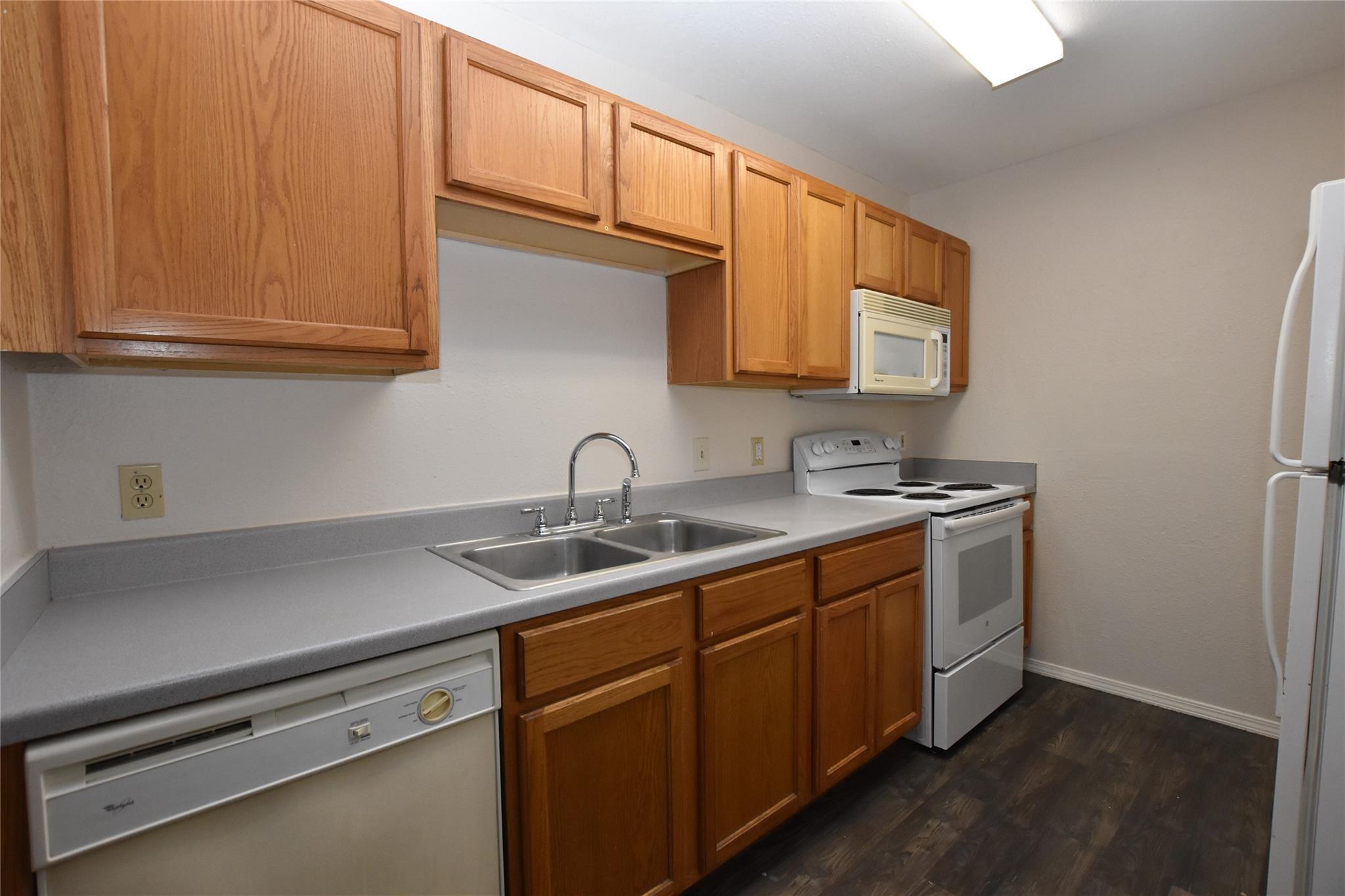 921 Sagewood Trl, San Marcos, TX 78666