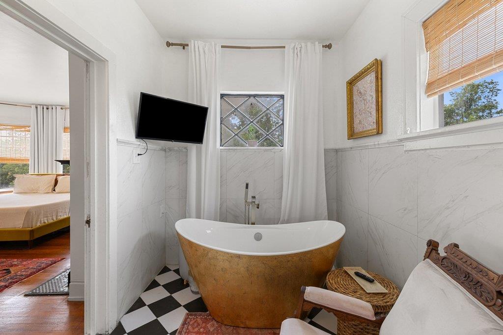 2456 Fm 112, Taylor, TX 76574