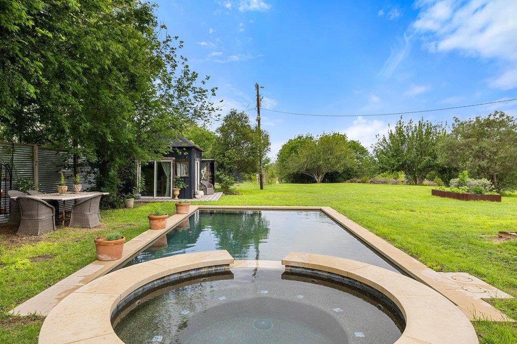 2456 Fm 112, Taylor, TX 76574