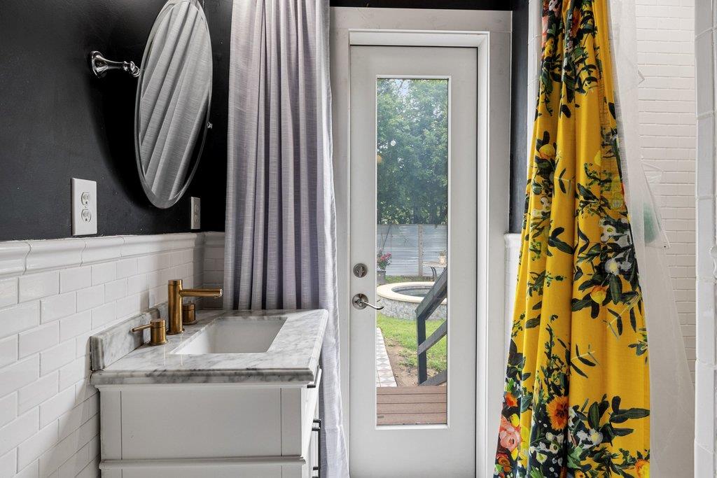 2456 Fm 112, Taylor, TX 76574