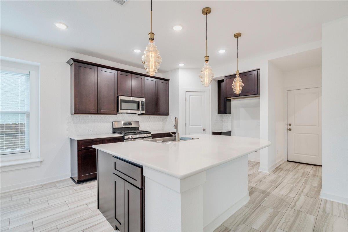 8008 Prairie Rye Dr, Lago Vista, TX 78645