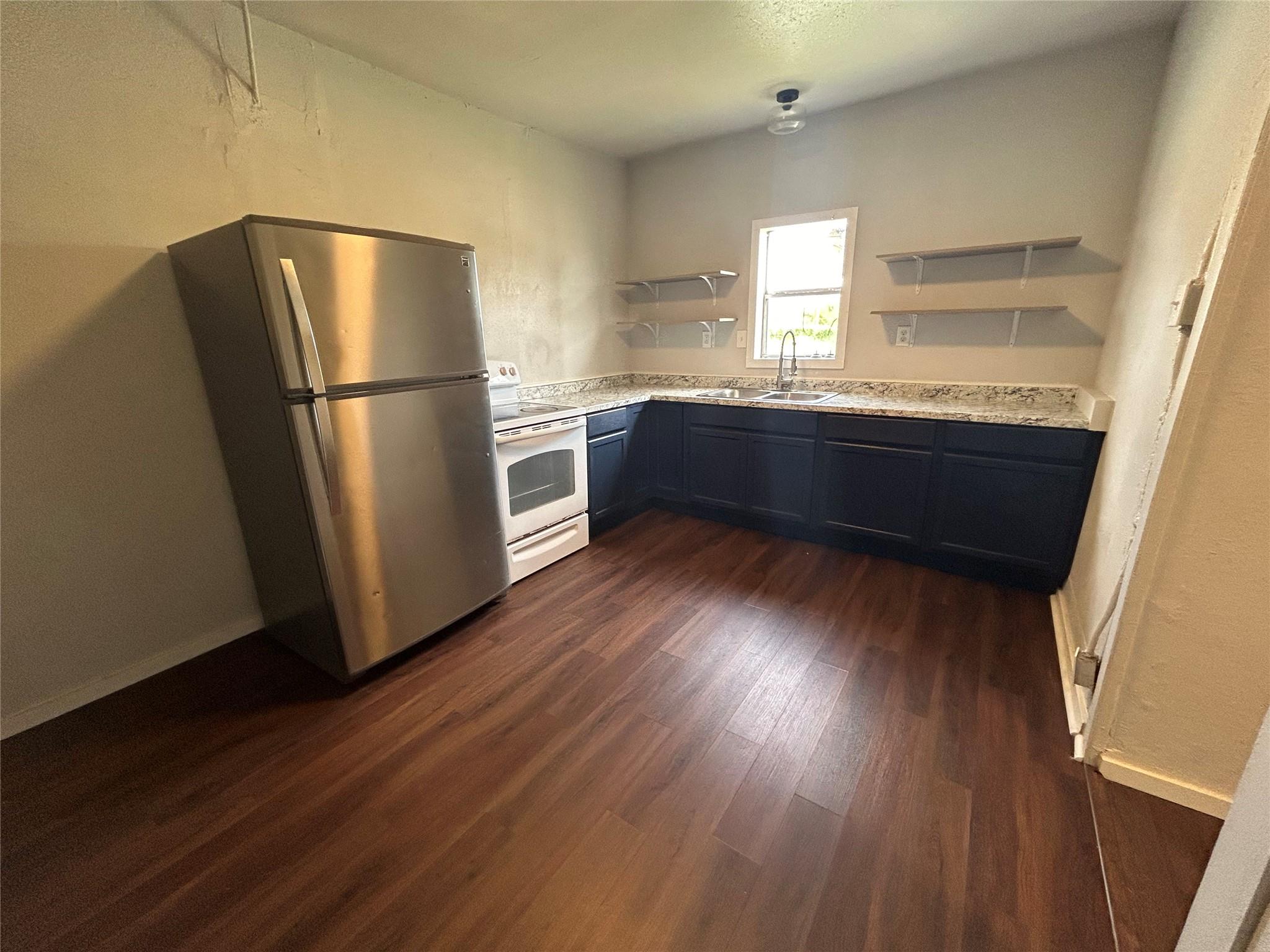 400 Symes St # A, Taylor, TX 76574