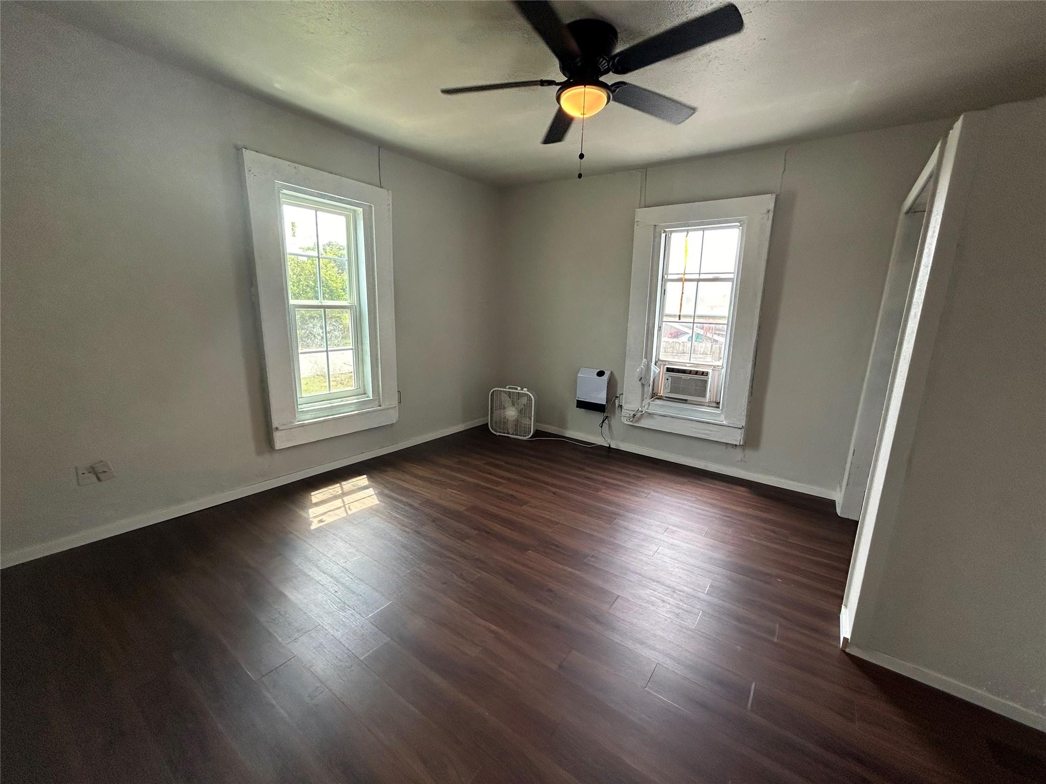 400 Symes St # A, Taylor, TX 76574