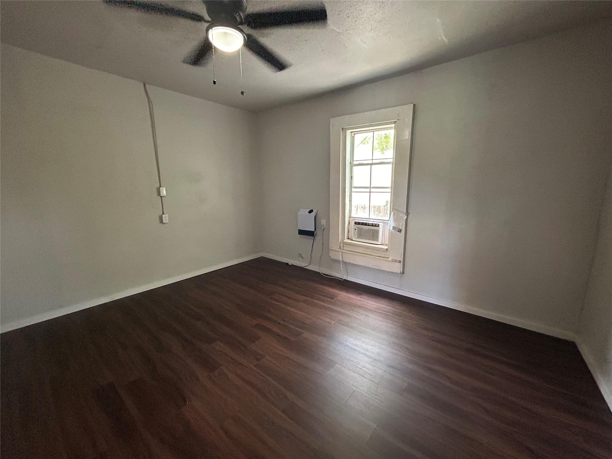 400 Symes St # A, Taylor, TX 76574