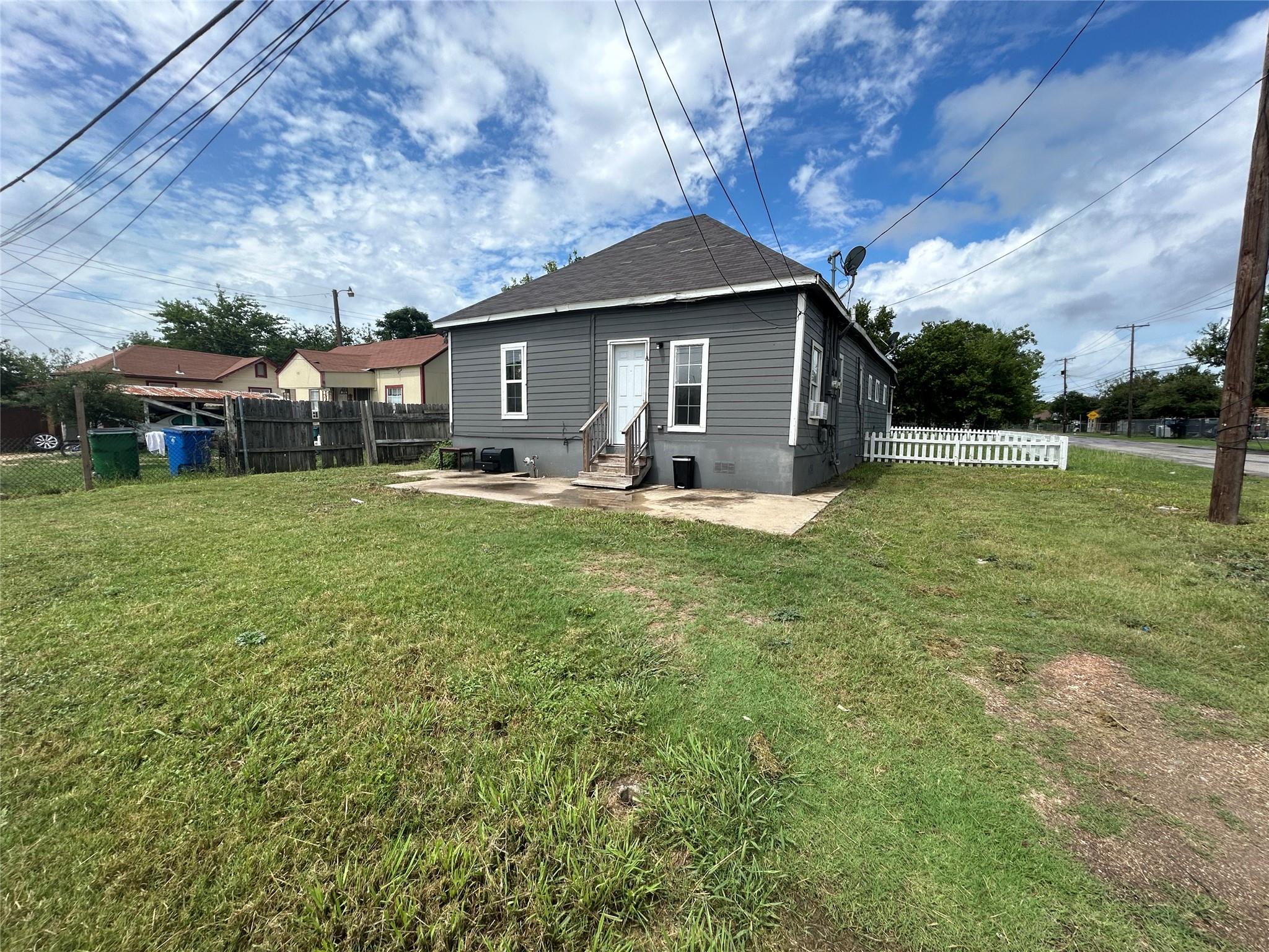 400 Symes St # A, Taylor, TX 76574