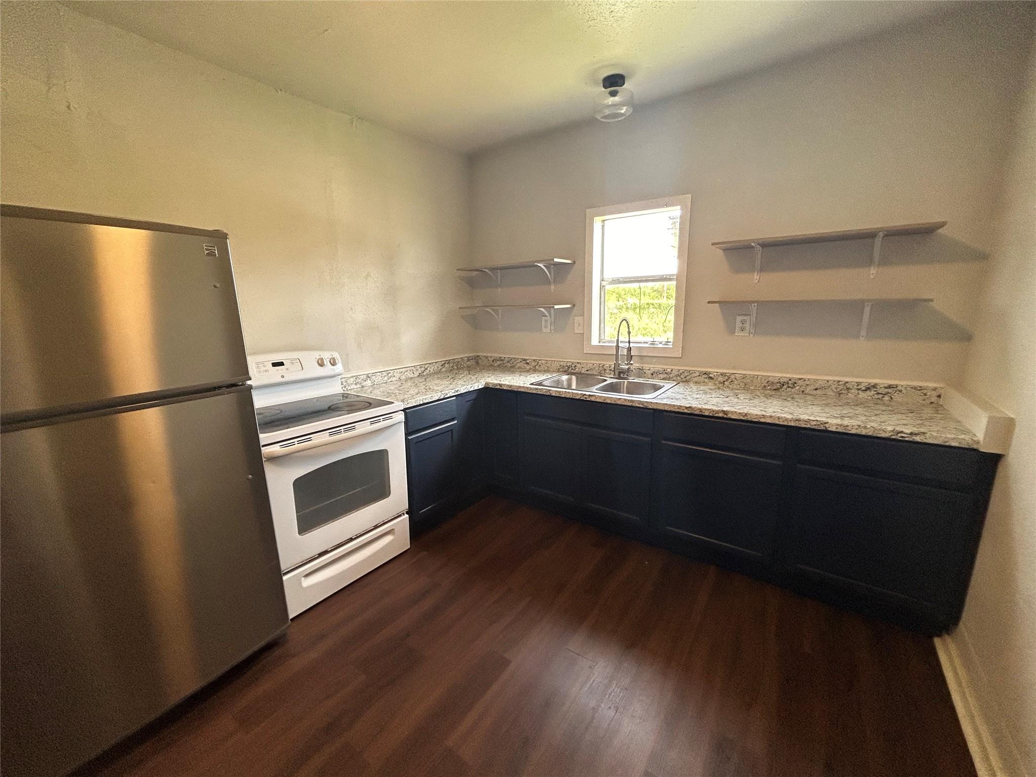 400 Symes St # A, Taylor, TX 76574