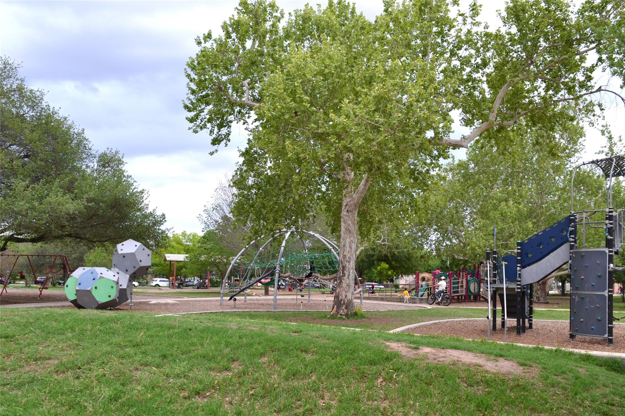 1013 Romeria Dr, Austin, TX 78757