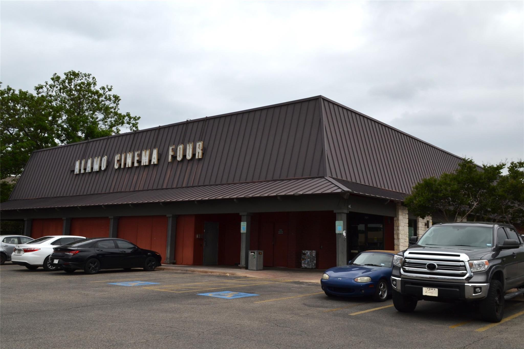 1013 Romeria Dr, Austin, TX 78757