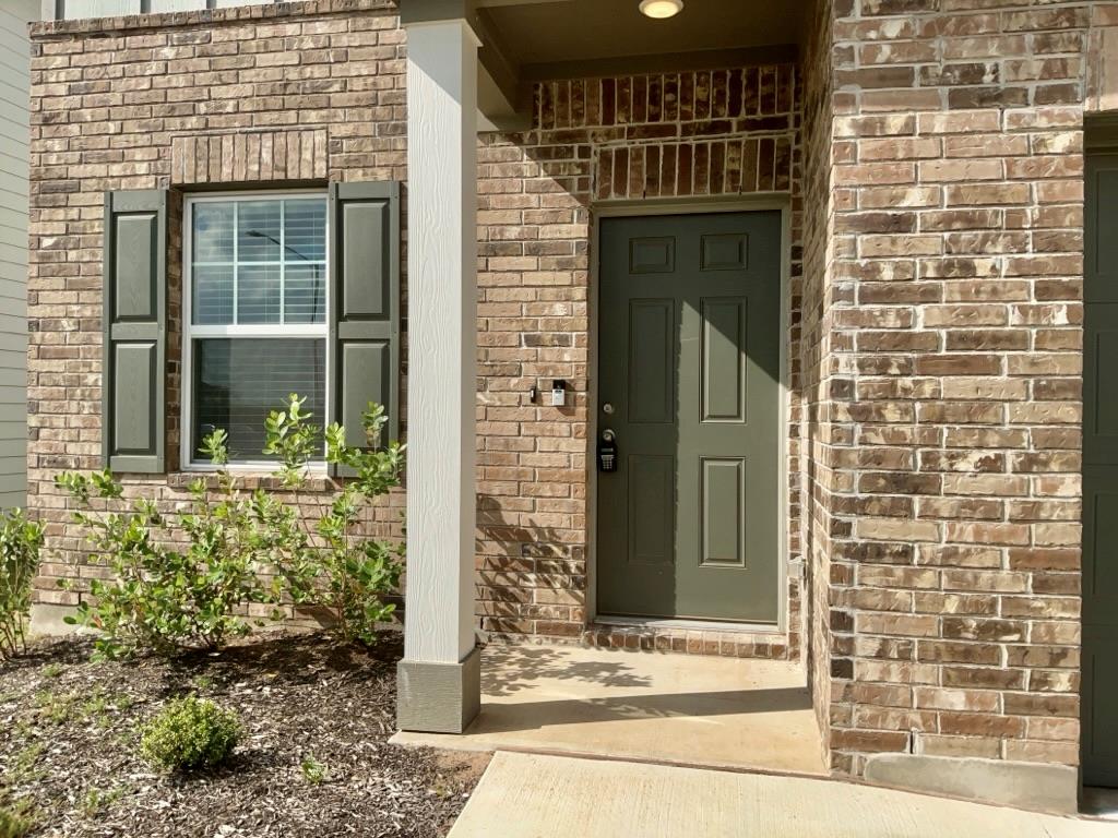 203 Stonebrook Dr, Hutto, TX 78634