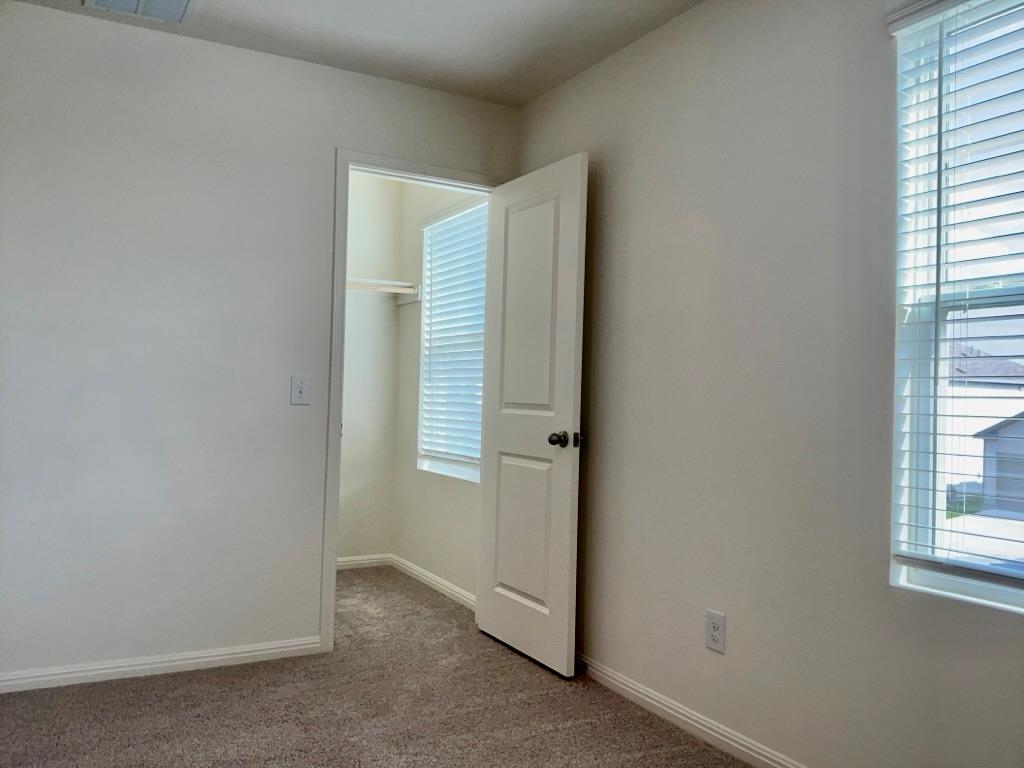 203 Stonebrook Dr, Hutto, TX 78634