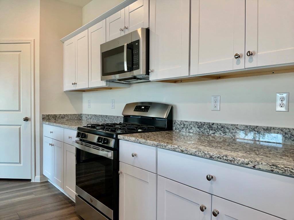 203 Stonebrook Dr, Hutto, TX 78634