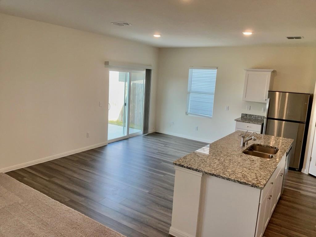 203 Stonebrook Dr, Hutto, TX 78634