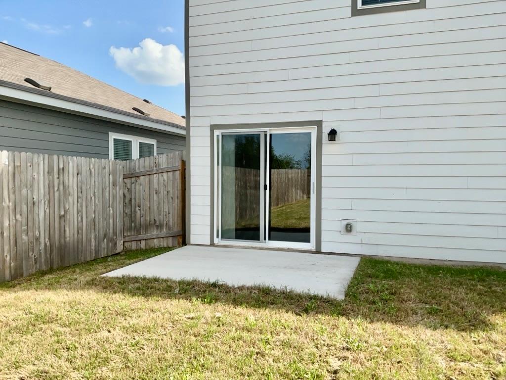 203 Stonebrook Dr, Hutto, TX 78634