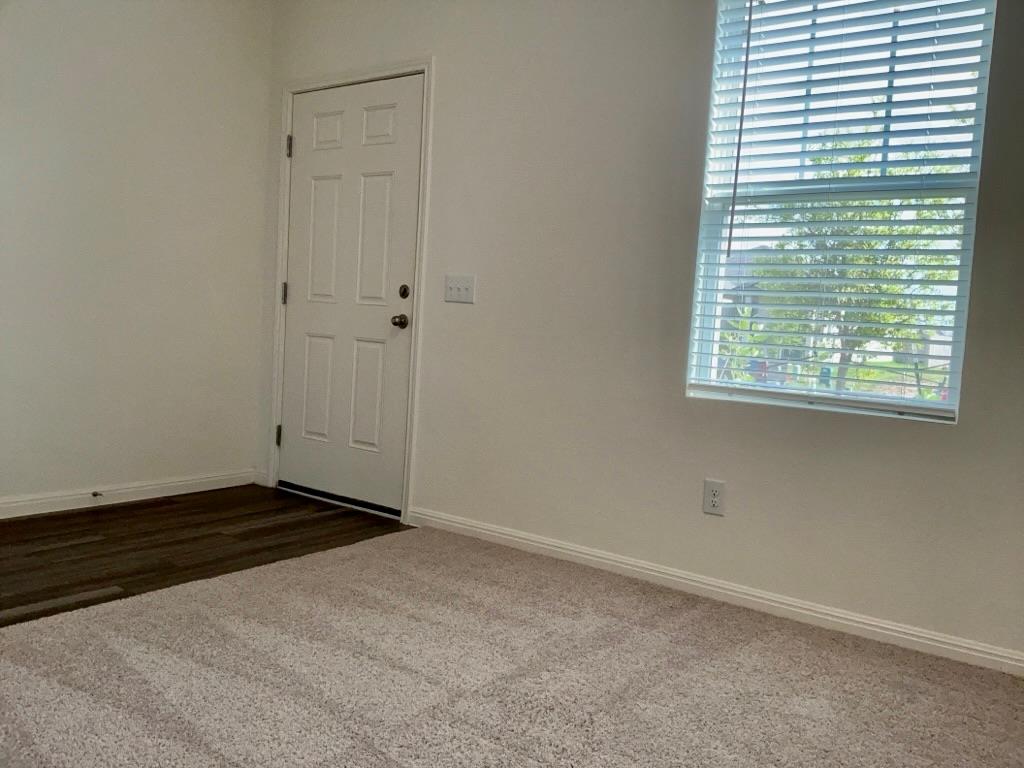 203 Stonebrook Dr, Hutto, TX 78634