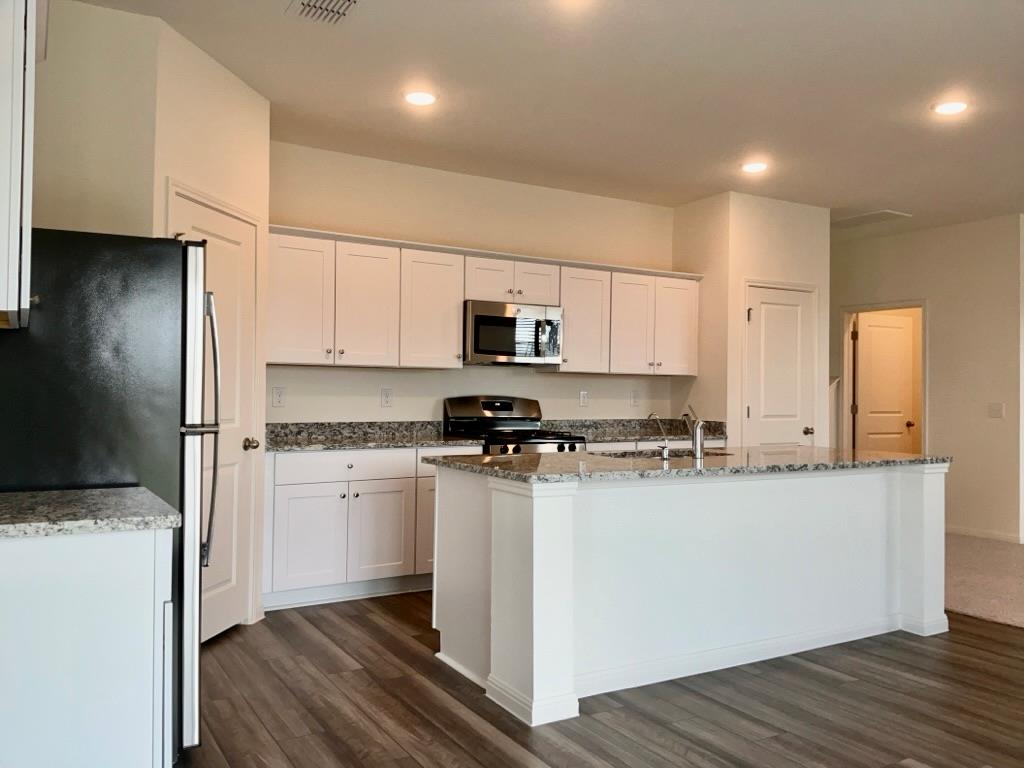 203 Stonebrook Dr, Hutto, TX 78634