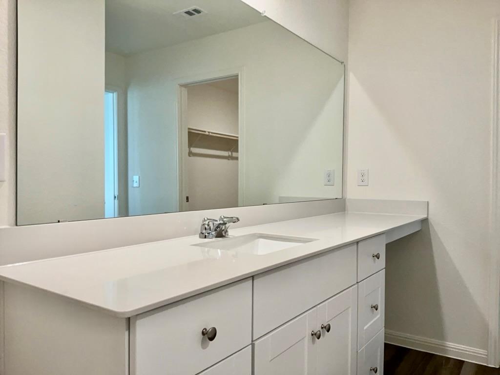 203 Stonebrook Dr, Hutto, TX 78634