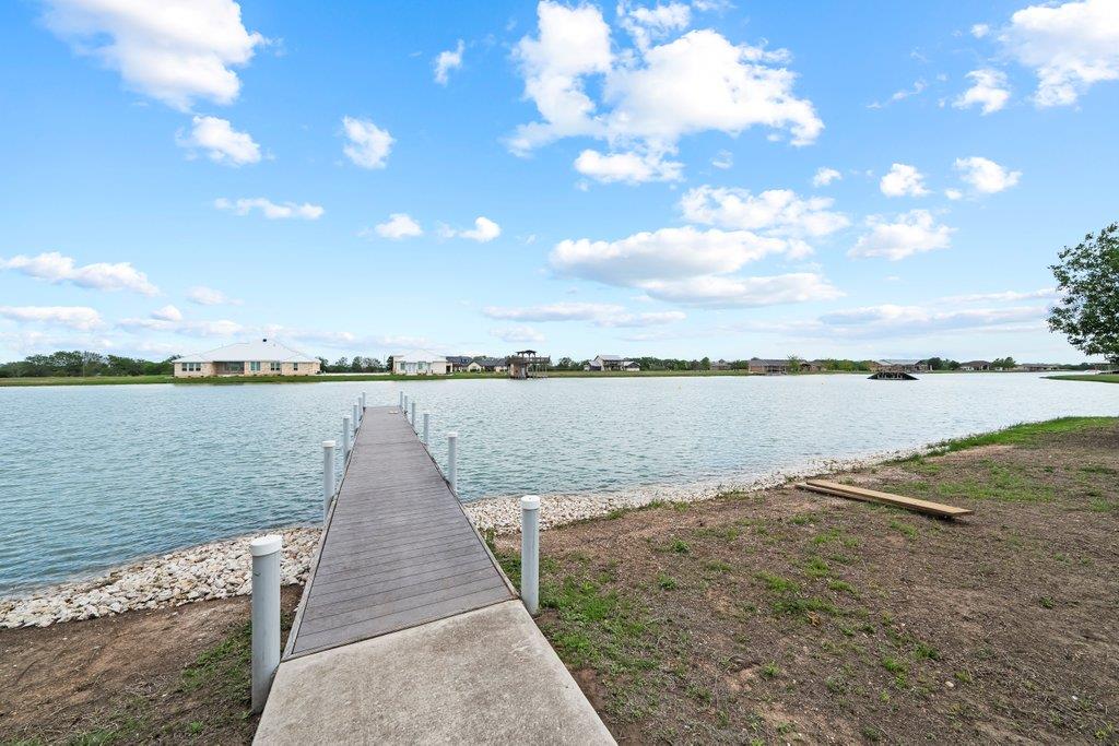 115 Lakeside Cv, Martindale, TX 78655