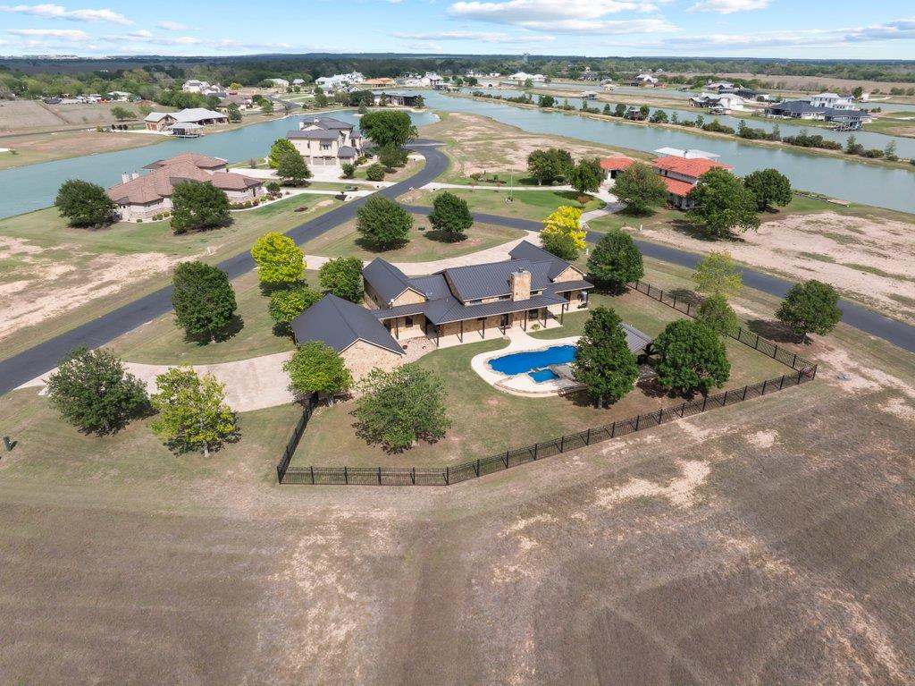 115 Lakeside Cv, Martindale, TX 78655