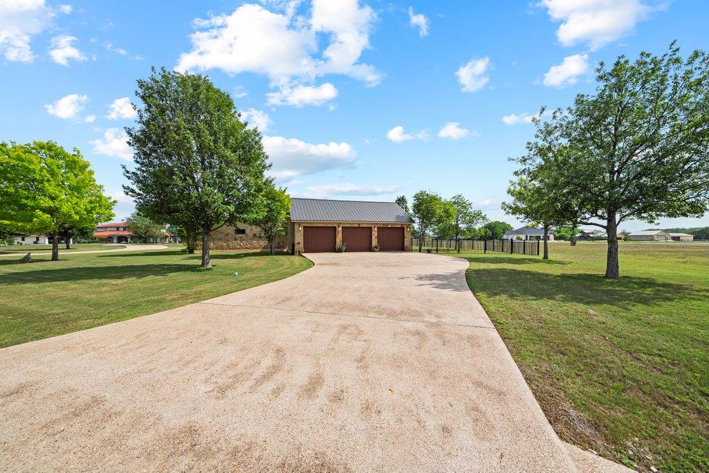 115 Lakeside Cv, Martindale, TX 78655