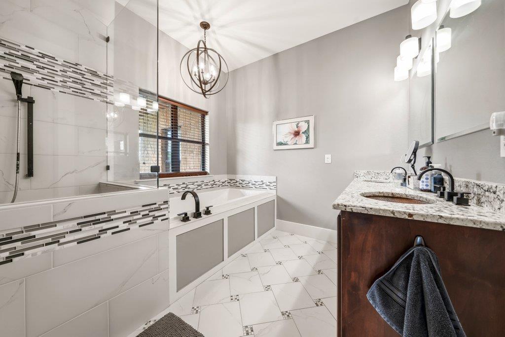 115 Lakeside Cv, Martindale, TX 78655