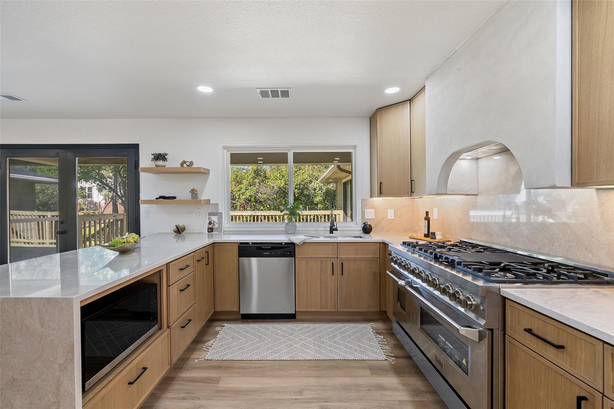 207 Norwood St W, Georgetown, TX 78628