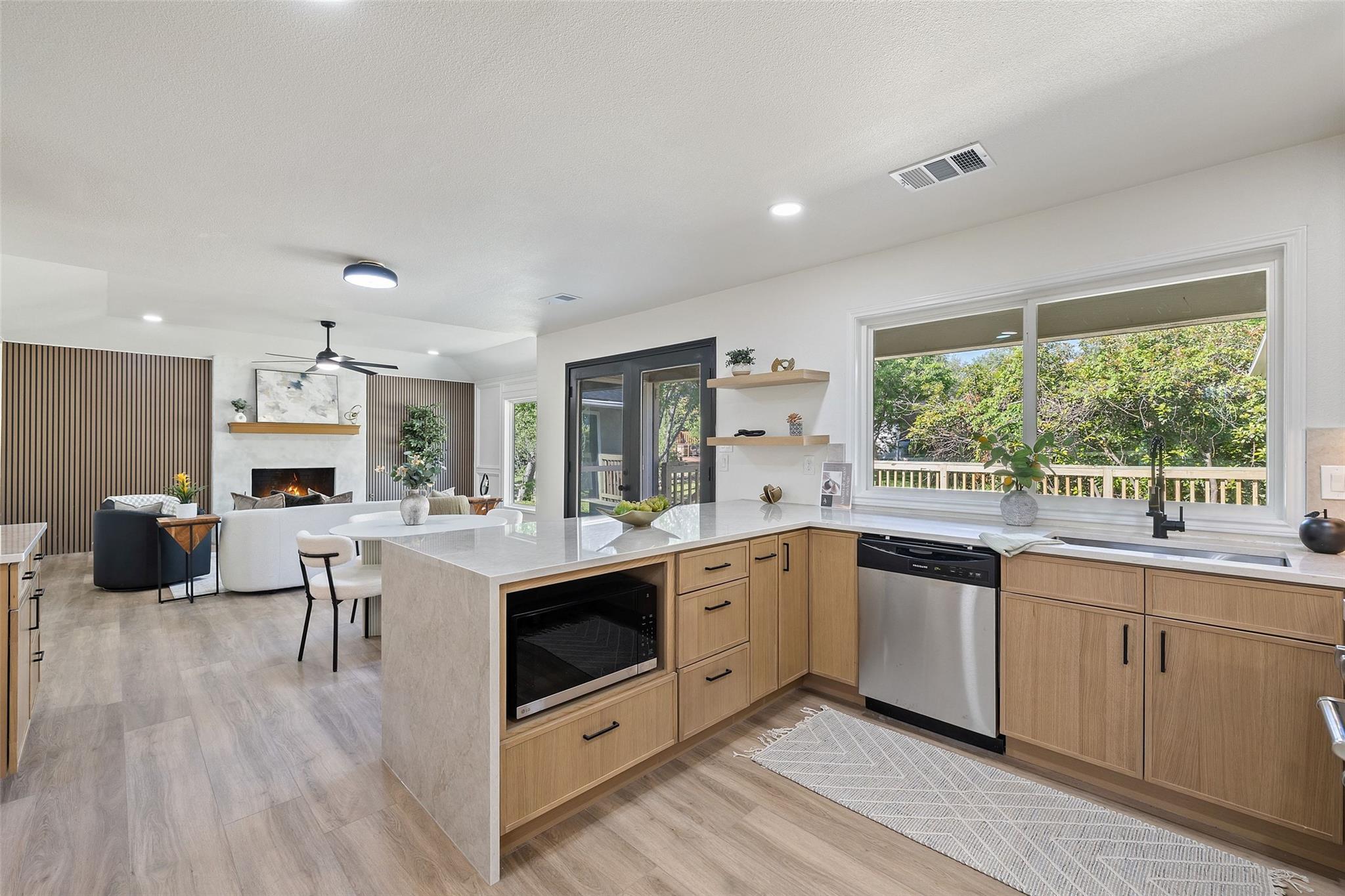 207 Norwood St W, Georgetown, TX 78628