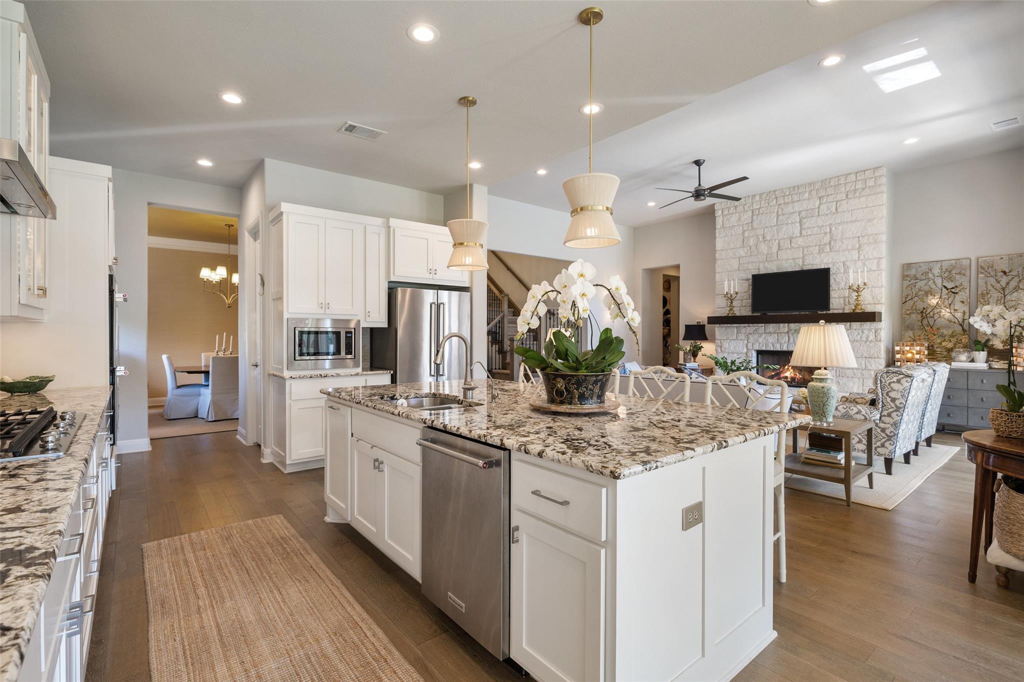 16104 Golden Top Dr, Austin, TX 78738