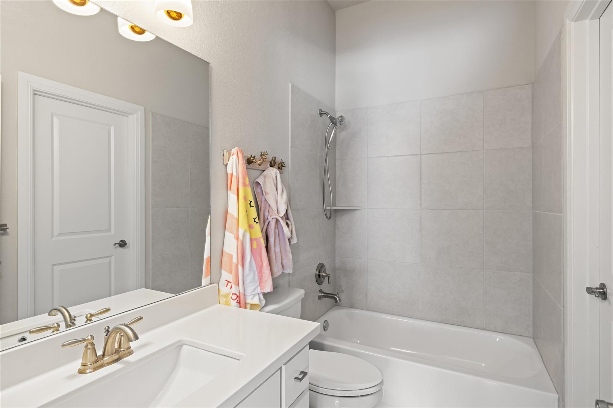 16104 Golden Top Dr, Austin, TX 78738