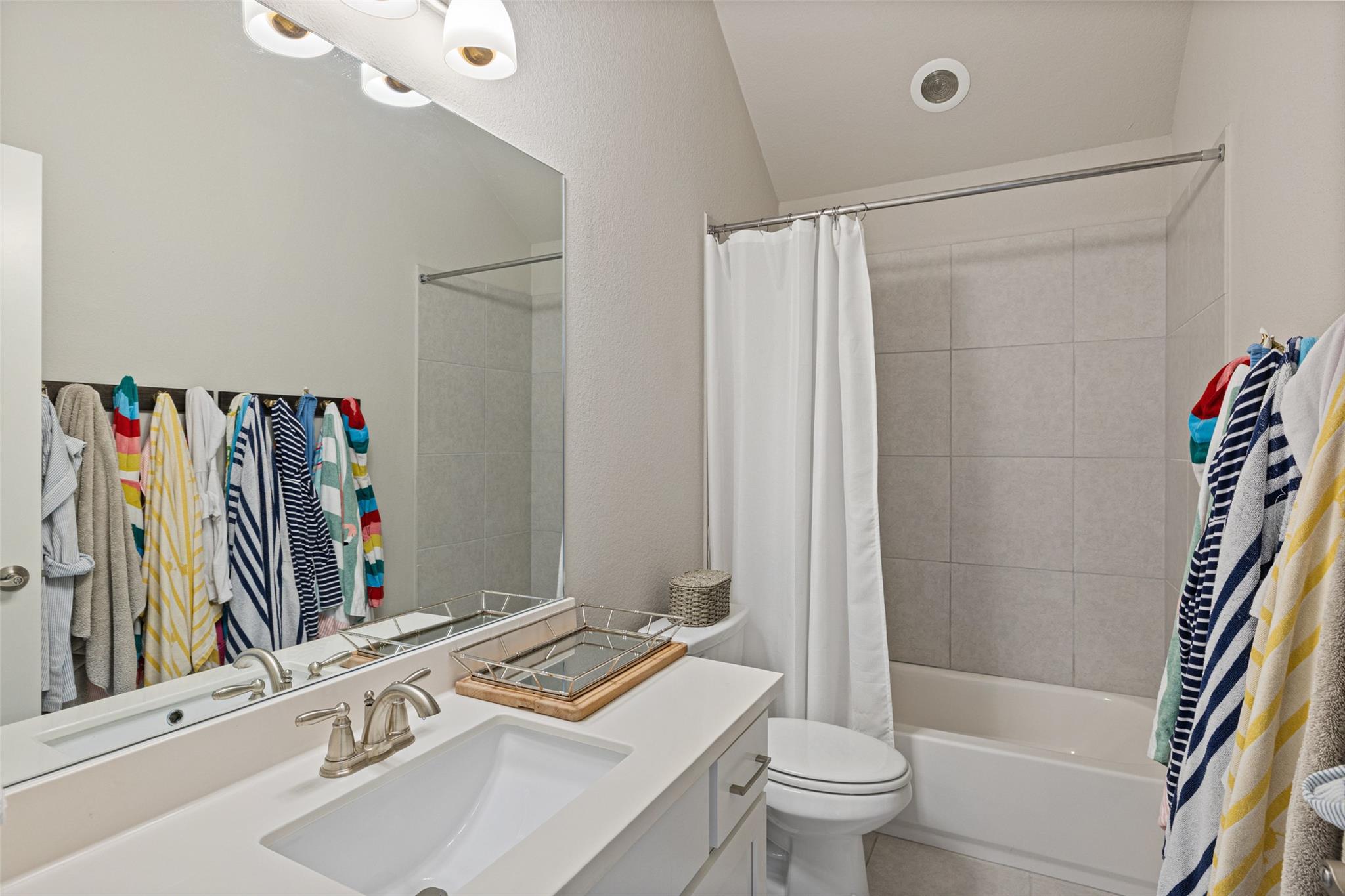 16104 Golden Top Dr, Austin, TX 78738